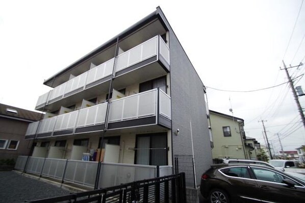 レオパレスプランドール稲城の物件外観写真